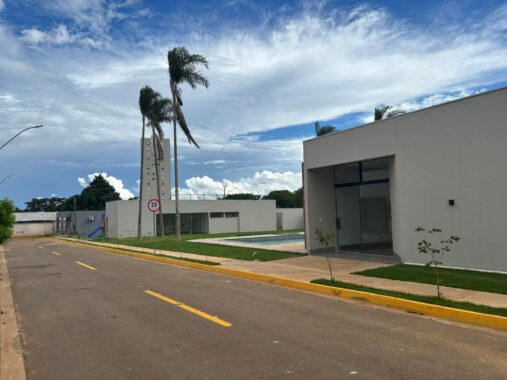 8d8f4816-8e77-4a26-acf5-228265ce7251