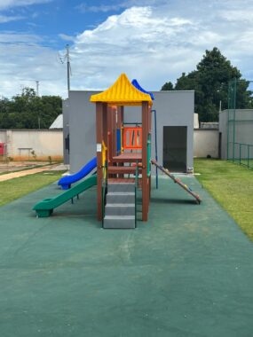 b94dbd63-41f0-4245-944a-1c4da195b308