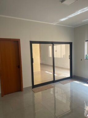 dfb8906d-a73a-487e-ae00-ba09c1873dd3